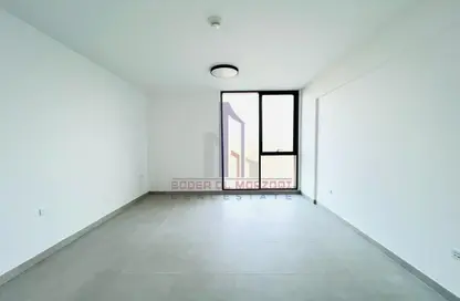 Empty Room image for: Apartment - 1 Bathroom for rent in Areej Apartments - Aljada - Sharjah, Image 1
