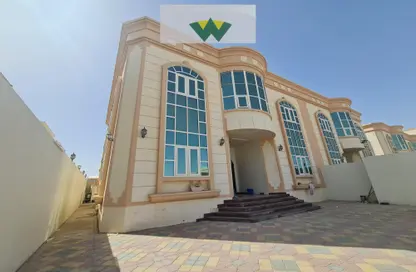 Villa - 5 Bedrooms for rent in Shakhbout City - Abu Dhabi