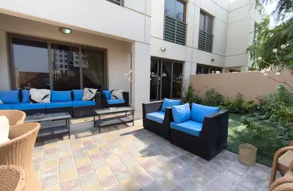 تاون هاوس - 3 غرف نوم - 4 حمامات للايجار في الزاهية - تجارية مويلح - الشارقة