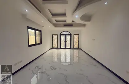 Villa - 5 Bedrooms - 7 Bathrooms for sale in Al Mowaihat 1 - Al Mowaihat - Ajman