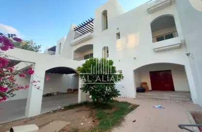 Outdoor House image for: Villa - 4 Bedrooms - 6 Bathrooms for rent in Al Karamah - Abu Dhabi, Image 1
