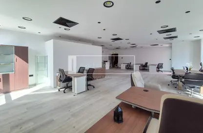 مكتب - استوديو - 1 حمام للايجار في القمة - الخليج التجاري - دبي