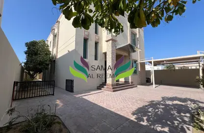 Villa - 5 Bedrooms - 4 Bathrooms for rent in Al Manara - Dubai