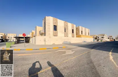 فيلا - 4 غرف نوم - 6 حمامات للايجار في الحليو 2 - الحليو - عجمان