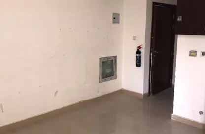 Apartment - Studio - 1 Bathroom for rent in Al Qulaya'ah - Al Sharq - Sharjah