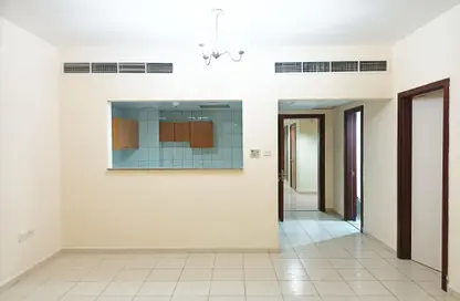 صورة لـ غرفة فارغة شقة - غرفة نوم - 2 حمامات للايجار في H03 - طراز الصين - المدينة الدولية - دبي ، صورة رقم 1