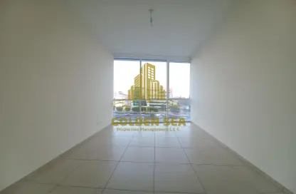 Empty Room image for: Apartment - 1 Bedroom - 2 Bathrooms for rent in AD One Tower - Capital Centre - Abu Dhabi, Image 1