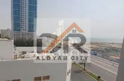 شقة - 2 غرف نوم - 2 حمامات للايجار في مساكن كورنيش عجمان - طريق كورنيش عجمان - عجمان