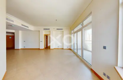 Apartment - 3 Bedrooms - 3 Bathrooms for sale in Al Tamr - Shoreline Apartments - Palm Jumeirah - Dubai