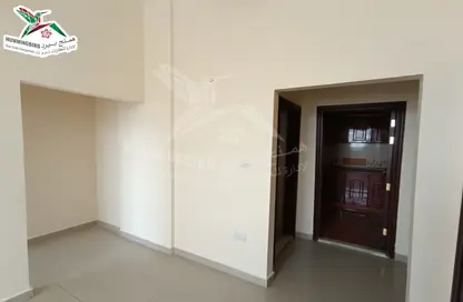 Apartment - 1 Bedroom - 2 Bathrooms for rent in Al Dafeinah - Asharej - Al Ain