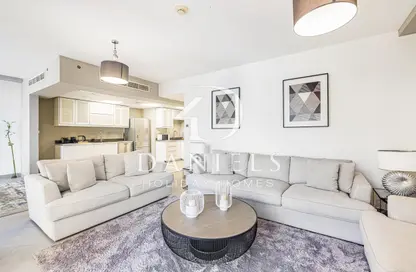 Living Room image for: Apartment - 2 Bedrooms - 2 Bathrooms for rent in Murjan - Jumeirah Beach Residence - Dubai, Image 1