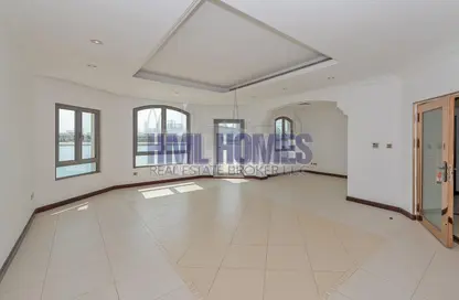 Villa - 4 Bedrooms - 5 Bathrooms for rent in Garden Homes Frond D - Garden Homes - Palm Jumeirah - Dubai