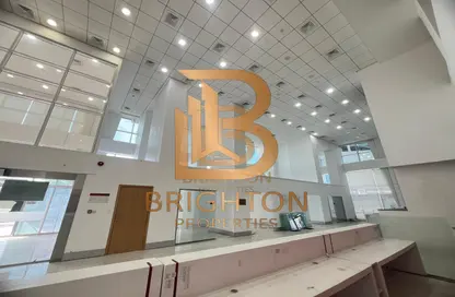 Show Room - Studio for rent in Baynuna Tower 2 - Corniche Road - Abu Dhabi