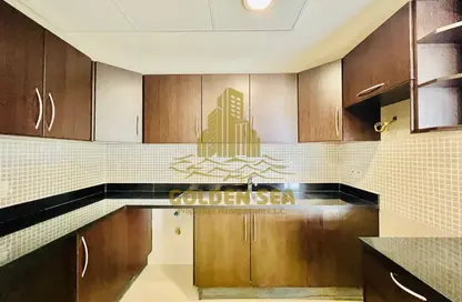 Apartment - 2 Bedrooms - 2 Bathrooms for rent in Khalidiya Centre - Cornich Al Khalidiya - Al Khalidiya - Abu Dhabi