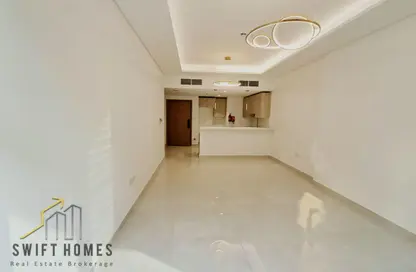 Apartment - 1 Bedroom - 2 Bathrooms for rent in Jumeirah Village Circle - Dubai