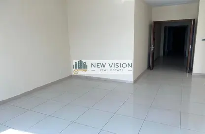 Apartment - 3 Bedrooms - 3 Bathrooms for rent in Riviera Tower - Al Khan Corniche - Al Khan - Sharjah