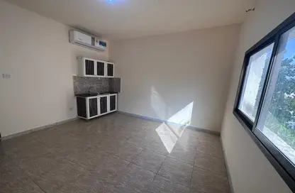 Apartment - 1 Bathroom for rent in Al Manaseer - Abu Dhabi