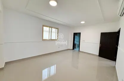 Apartment - 3 Bedrooms - 3 Bathrooms for rent in Shakhbout City - Abu Dhabi