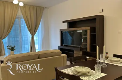 Living / Dining Room image for: Apartment - 1 Bedroom - 1 Bathroom for sale in Waters Edge - Yas Island - Abu Dhabi, Image 1