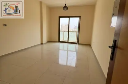 Apartment - 1 Bedroom - 2 Bathrooms for rent in Corniche Tower - Ajman Corniche Road - Ajman