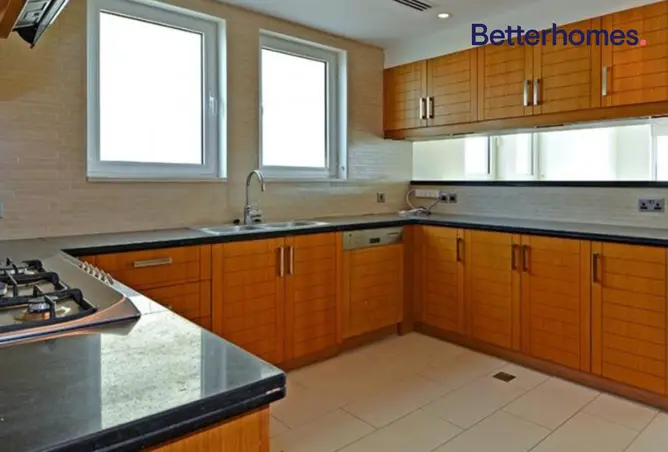 Villa - 3 Bedrooms - 4 Bathrooms for sale in Regional - Jumeirah Park - Dubai