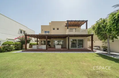 Villa - 5 Bedrooms - 4 Bathrooms for sale in Meadows 2 - Meadows - Dubai