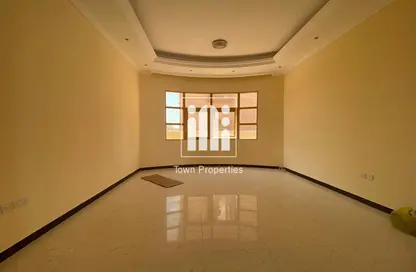 Villa - 5 Bedrooms - 7 Bathrooms for rent in Shakhbout City - Abu Dhabi