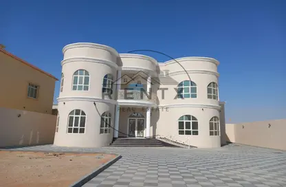 Villa - 5 Bedrooms - 6 Bathrooms for rent in Madinat Al Riyad - Abu Dhabi