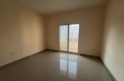 شقة - 2 غرف نوم - 2 حمامات للايجار في شارع التعاون - التعاون - الشارقة