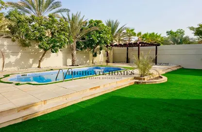 Villa - 4 Bedrooms - 5 Bathrooms for rent in Legacy - Jumeirah Park - Dubai