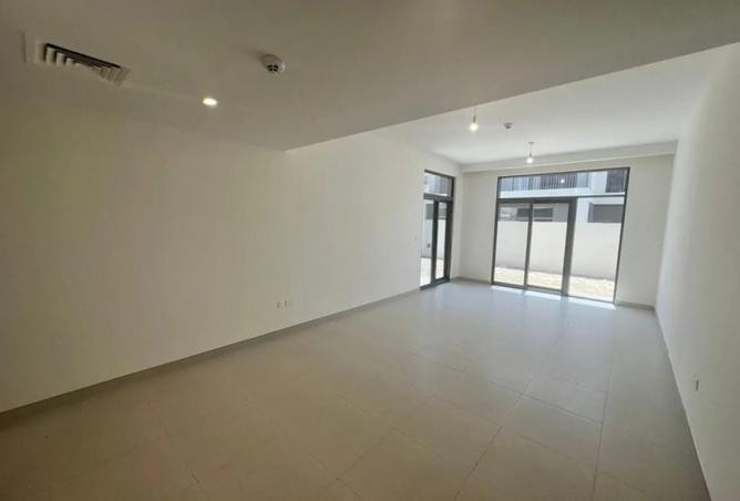 Spacious 3BR | Beachfront Living | 1-2 Cheques