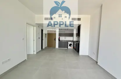 شقة - غرفة نوم - 2 حمامات للايجار في الطراز - حي نسيج - الجادة - الشارقة