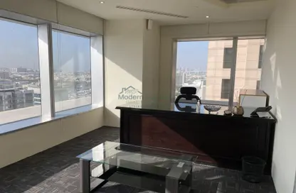 مكتب - استوديو - 4 حمامات للايجار في برج كونراد التجاري - شارع الشيخ زايد - دبي