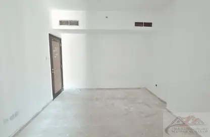 شقة - 2 غرف نوم - 3 حمامات للايجار في شارع 20 ​ - النهدة - الشارقة