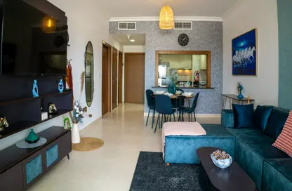 Living / Dining Room image for: Apartment - 1 Bedroom - 2 Bathrooms for rent in Ansam 1 - Ansam - Yas Island - Abu Dhabi, Image 1