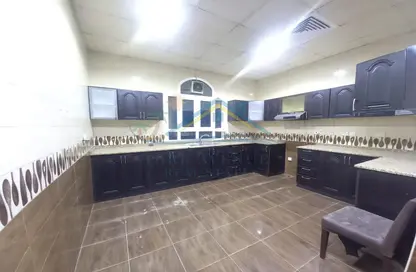 شقة - 3 غرف نوم - 3 حمامات للايجار في مركز محمد بن زايد - مدينة محمد بن زايد - أبوظبي