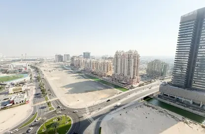 شقة - 2 غرف نوم - 3 حمامات للايجار في برج هيرا - مدينة دبي الرياضية - دبي
