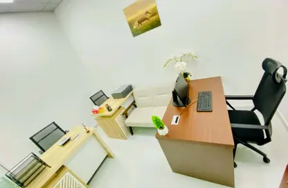 Office Space - Studio - 1 Bathroom for rent in Red Avenue - Al Garhoud - Dubai