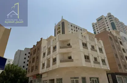 عمارة بالكامل - 8 غرف نوم - 8 حمامات للبيع في المجرة - الشرق - الشارقة