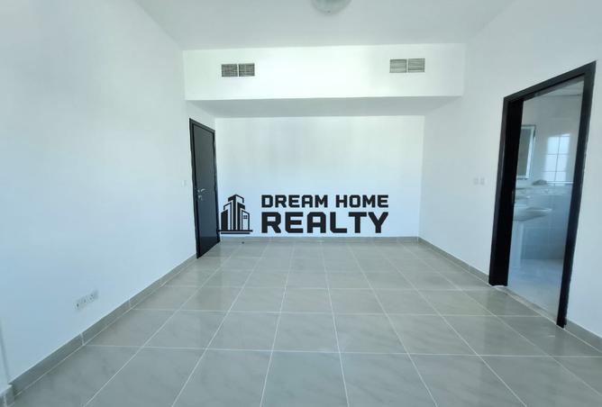 14220105 - Property Image 3