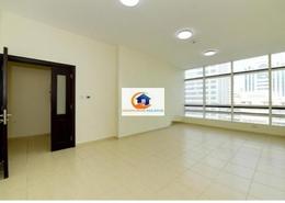 صورةغرفة فارغة لـ: شقة - 2 غرف نوم - 2 حمامات للكراء في شارع السلام - أبوظبي, صورة 1
