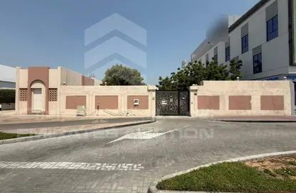 Villa - 3 Bedrooms - 2 Bathrooms for sale in Umm Suqeim 2 - Umm Suqeim - Dubai