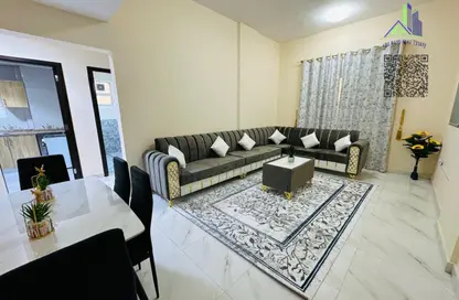شقة - 2 غرف نوم - 2 حمامات للايجار في مساكن كورنيش عجمان - طريق كورنيش عجمان - عجمان