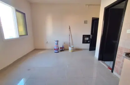 شقة - 1 حمام للايجار في المجرة - الشرق - الشارقة