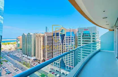 شقة - 4 غرف نوم - 6 حمامات للايجار في يونايتد سكوير - الخالدية - أبوظبي