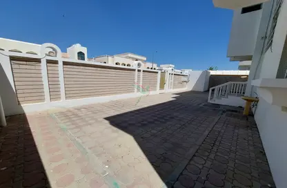فيلا - 5 غرف نوم - 6 حمامات للايجار في الزعفران - الخبيصي - العين