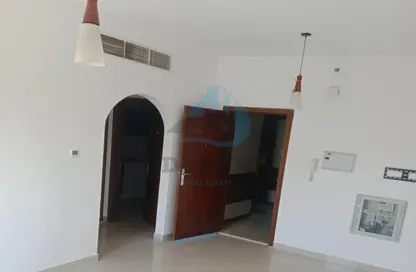 شقة - غرفة نوم - 2 حمامات للايجار في مبنى جيباس 3 - الراشدية 2 - الراشدية - عجمان