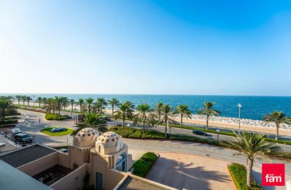Apartment - 2 Bedrooms - 3 Bathrooms for rent in Sarai Apartments - Palm Jumeirah - Dubai