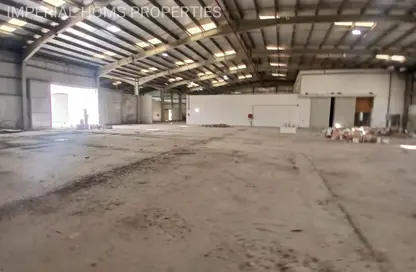 مستودع - استوديو - 2 حمامات للبيع في أم الثعوب - أم القيوين