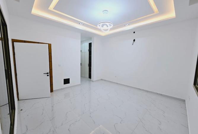 15241022 - Property Image 2